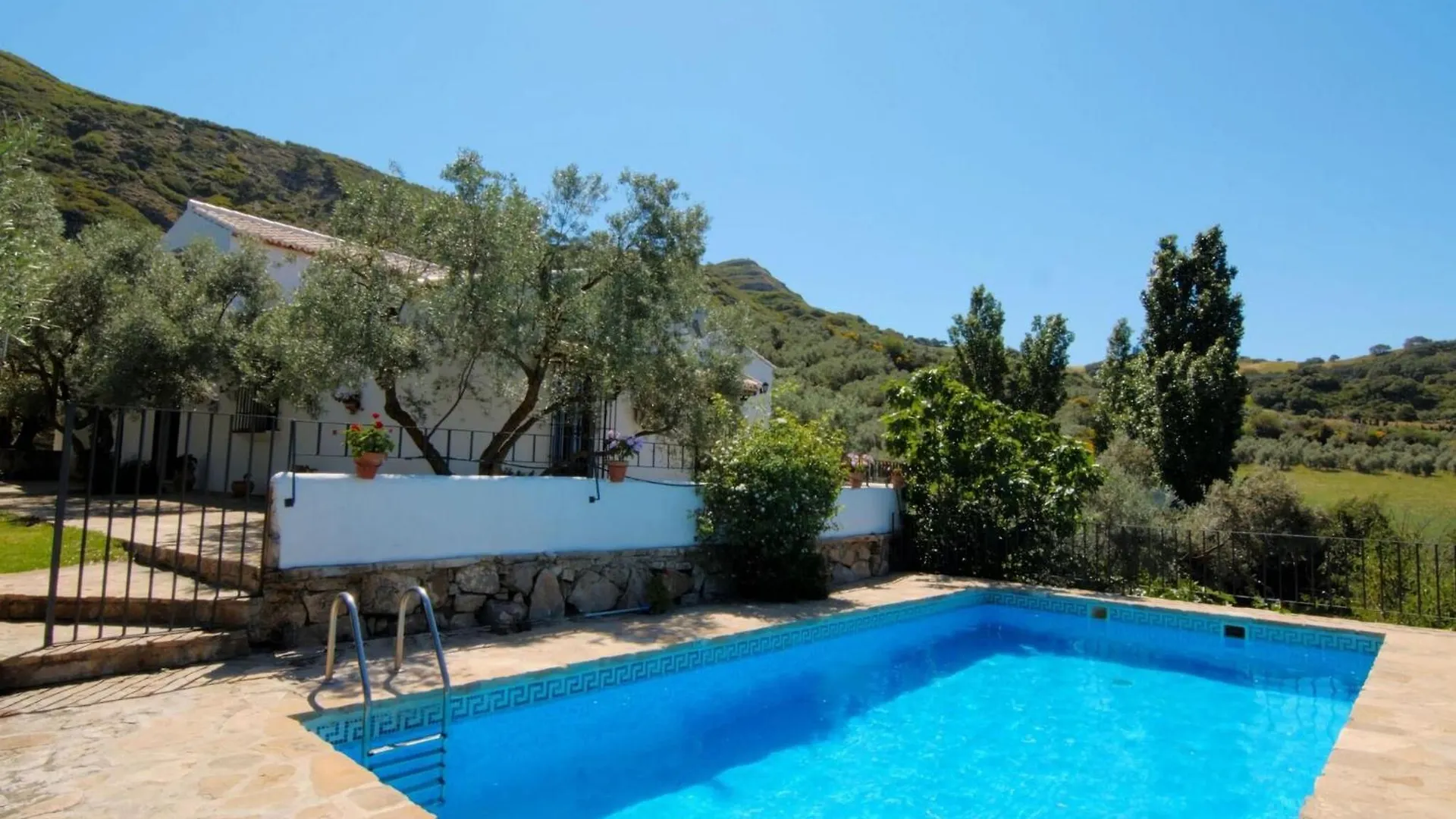 Belvilla By Oyo Cortijo Los Olivos La Joya 0*,  Spain